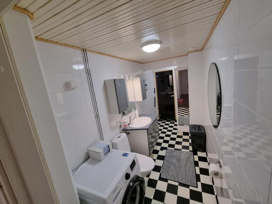 Valoisa Huoneisto Jossa Erinomaiset Vuoteet. Mikkeli Buitenkant foto