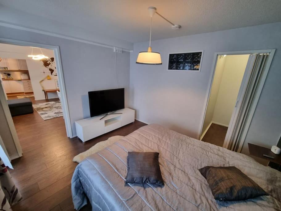 Valoisa Huoneisto Jossa Erinomaiset Vuoteet. Mikkeli Buitenkant foto